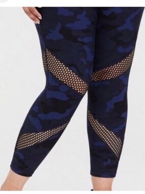 Torrid Active Leggings Size 1 Blue Camo Mesh Panel Cropped